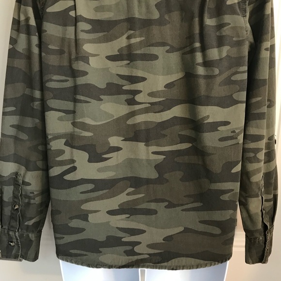F21 Women’s Army Green Camo Button Up Shirt or Utility Shacket size S in EUC - Picture 13 of 15